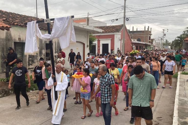 Realizan tradicional procesión de San Juan en Villa Unión