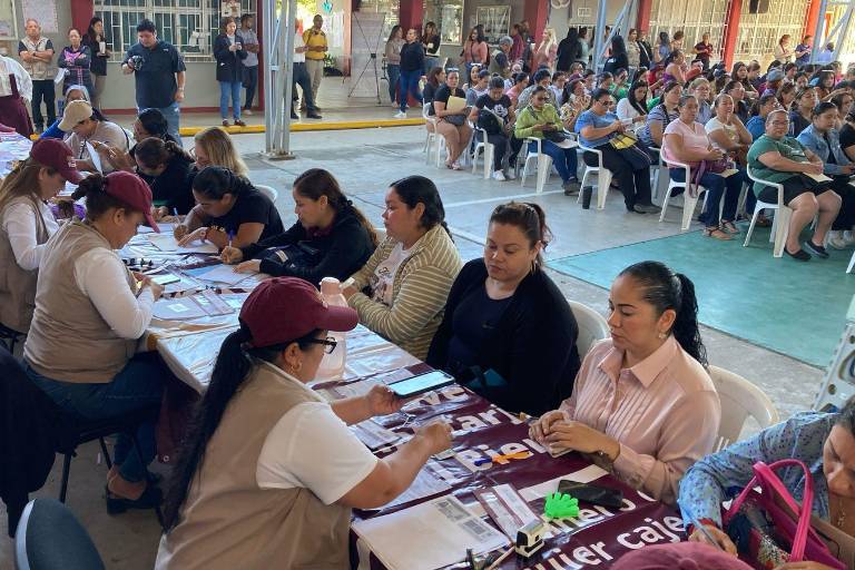 Con entrega de 1,430 tarjetas en ETI 77, culmina primera fase de la Beca ‘Rita Cetina’ en Mazatlán