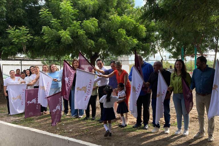 Inicio de la construcción de un aula de medios en la primaria “Amigos de México”, en Mazatlán.