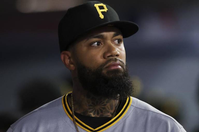 Dennis Santana suspendido por conducta hacia un fan; ha decidido apelar