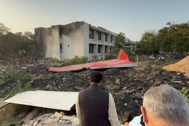En la India se estrella avión con 240 pasajeros