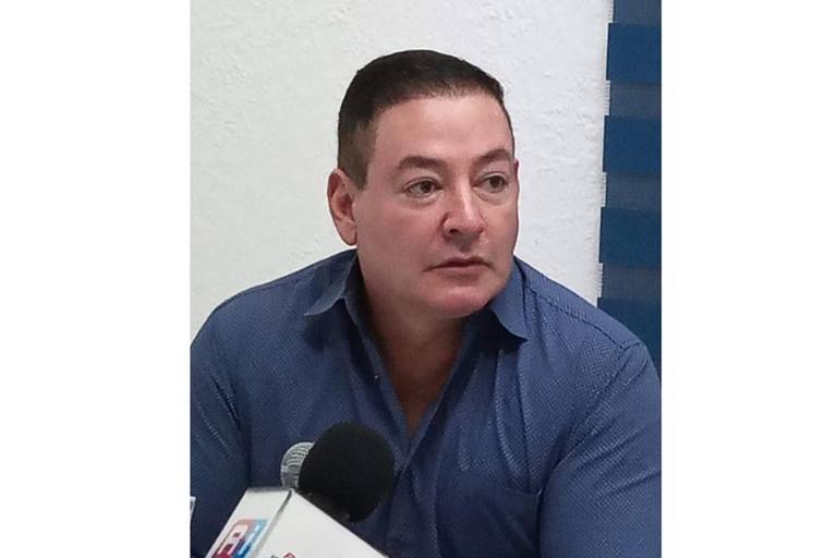 Debe Alcalde tener prioridades y tener oficina de lujo no es una de ellas, critica regidor