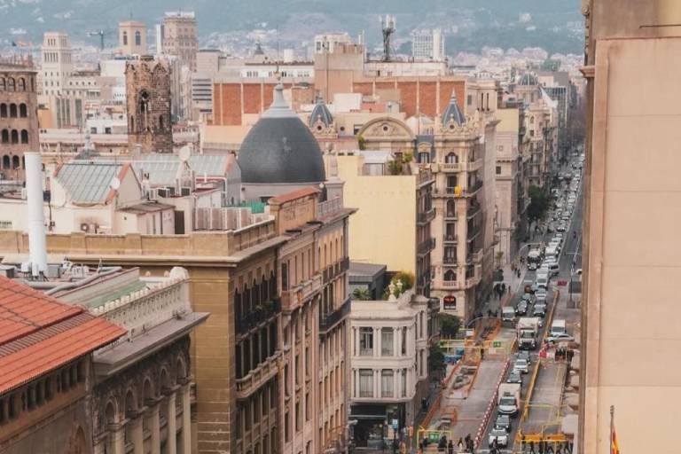 Gobierno de Barcelona prohíbe la renta de departamentos a turistas