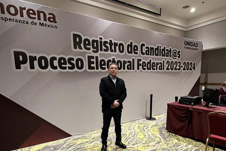 Entrega Inzunza Cázarez documentos a Morena para registro como candidato