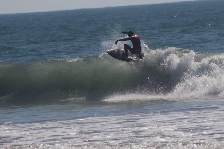 Se realiza con éxito el Clásico de Invierno II en Playa Brujas