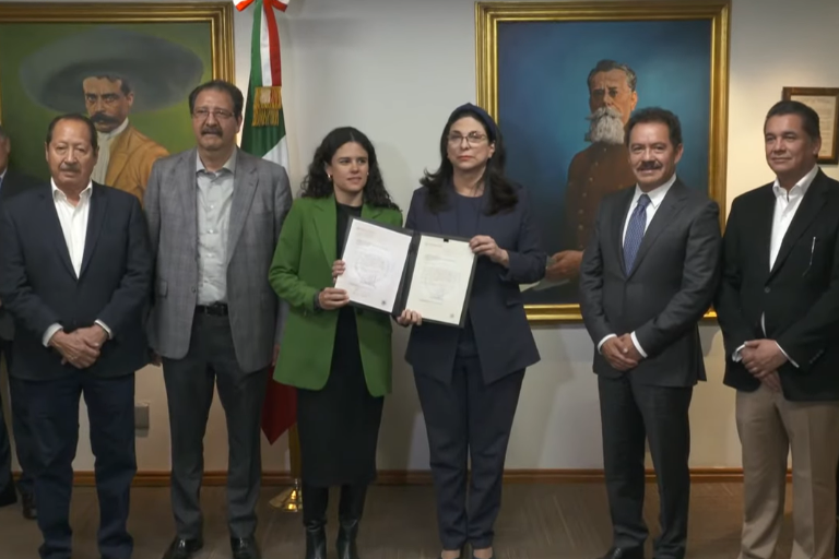 Segob entrega en Cámara de Diputados las iniciativas de reformas de AMLO