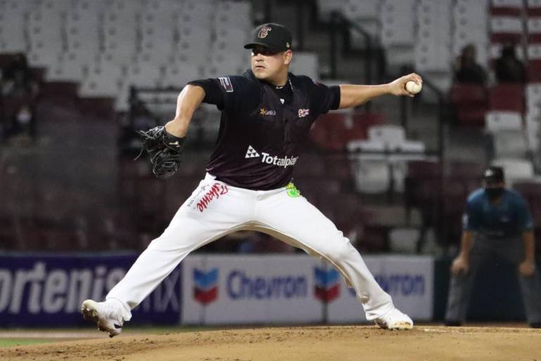 Manny Bañuelos peleará por un lugar en el róster de Yanquis