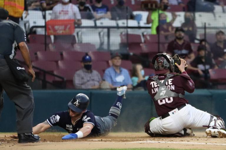 Algodoneros vence a Tomateros de Culiacán y obliga el regreso a Guasave