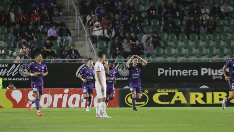 Facundo Almada celebra su gol.