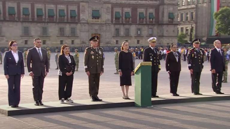 La Presidenta Claudia Sheinbaum Pardo encabeza los honores a las víctimas de los sismos en México.