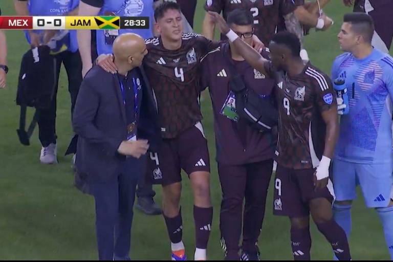 ¡Alarmas en el Tri! Edson Álvarez sale lesionado del juego ante Jamaica