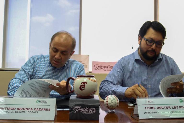 Tomateros de Culiacán firma acuerdo con Cobaes