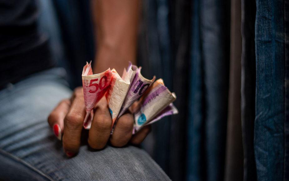 $!Un vendedor de un mercado en Manila.