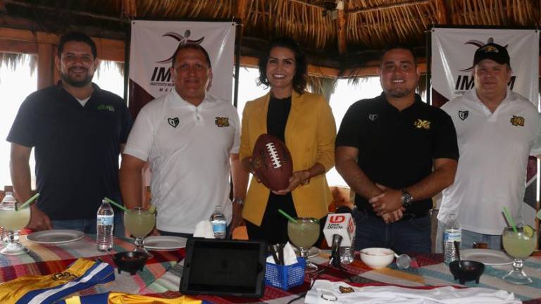 En rueda de prensa se presenta el torneo.