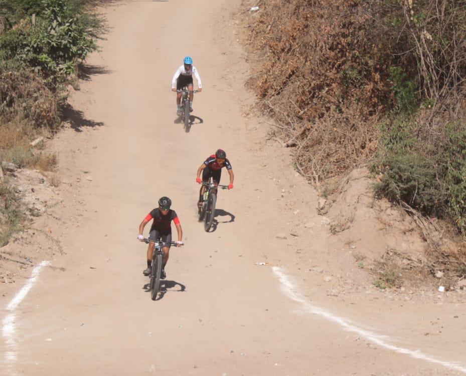 $!Ulises García rompe el viento en Serial MTB en La Noria