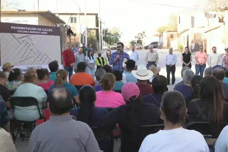 Tras jornada violenta en Culiacán Alcalde reaparece... para entregar calles pavimentadas