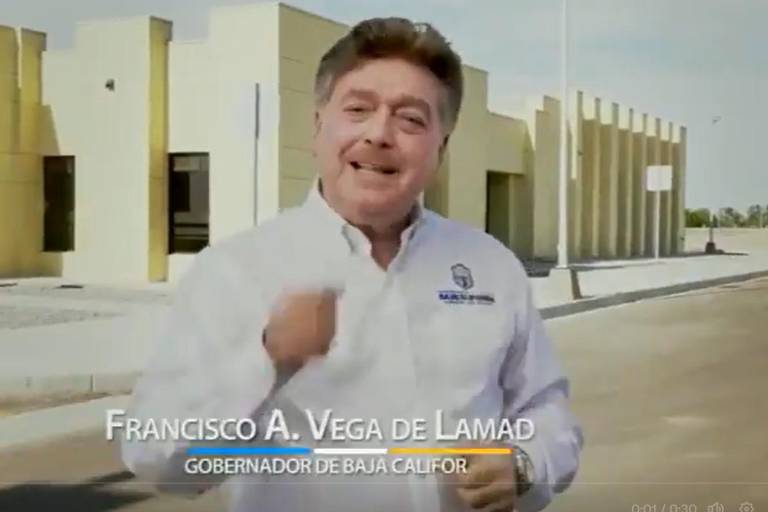 Golpean a ex Gobernador de Baja California en altercado vial