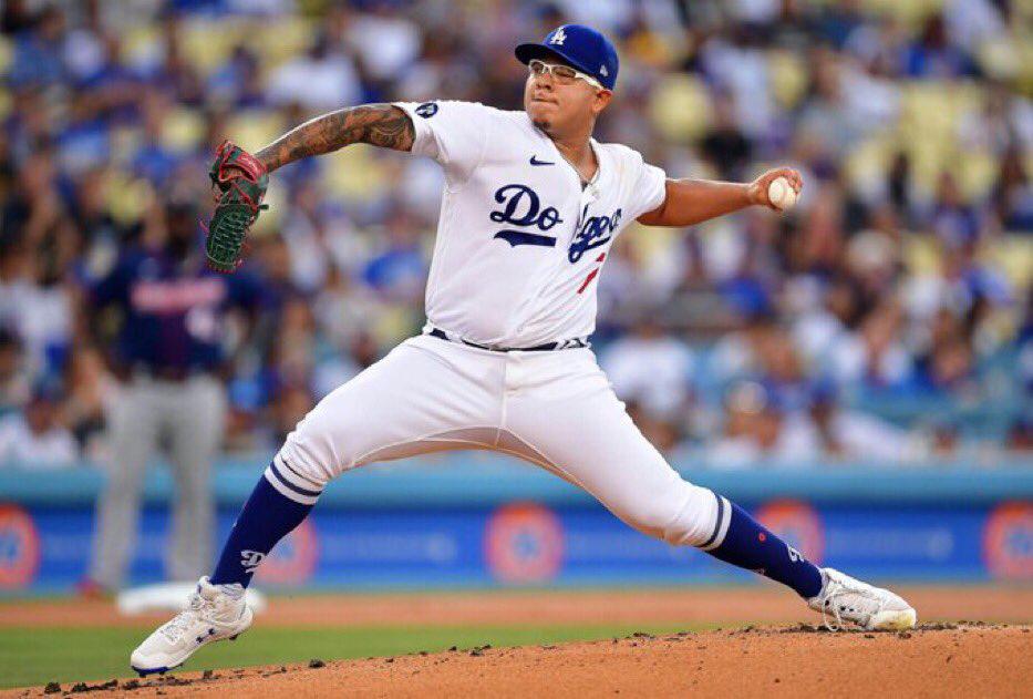 $!Freddie Freeman cree que Julio Urías merece estar en la carrera por el Cy Young