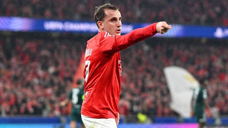 Benfica tuvo que esperar casi al final para poder sellar su boleto a los octavos de final.