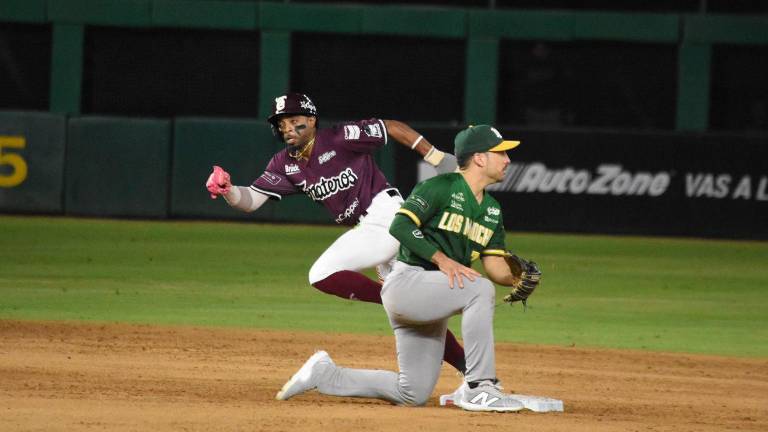 Tomateros de Culiacán castigó al bullpen de Los Mochis para ganar el juego.
