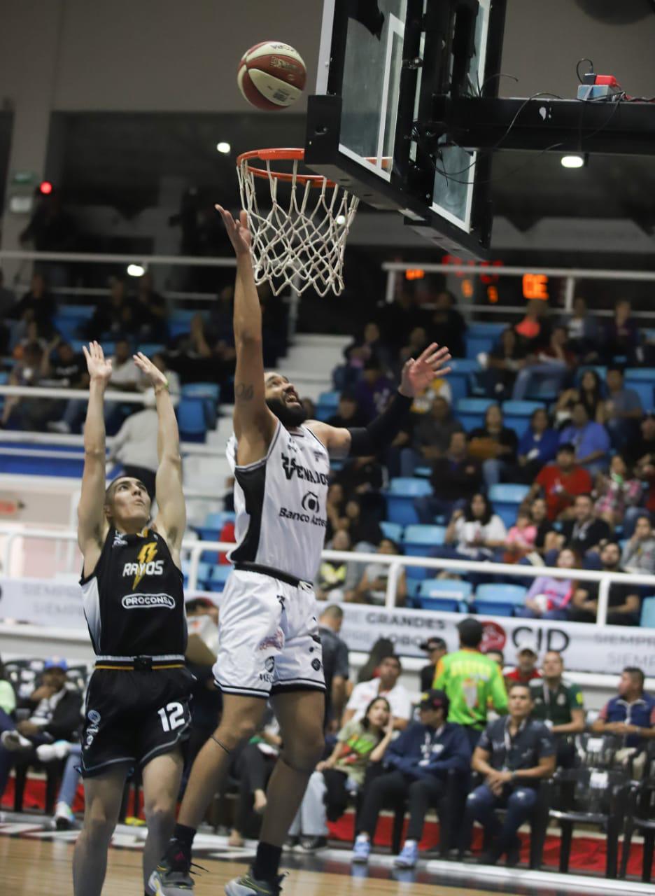 $!¡Rayos! Venados Basketball cae en el primero de la serie