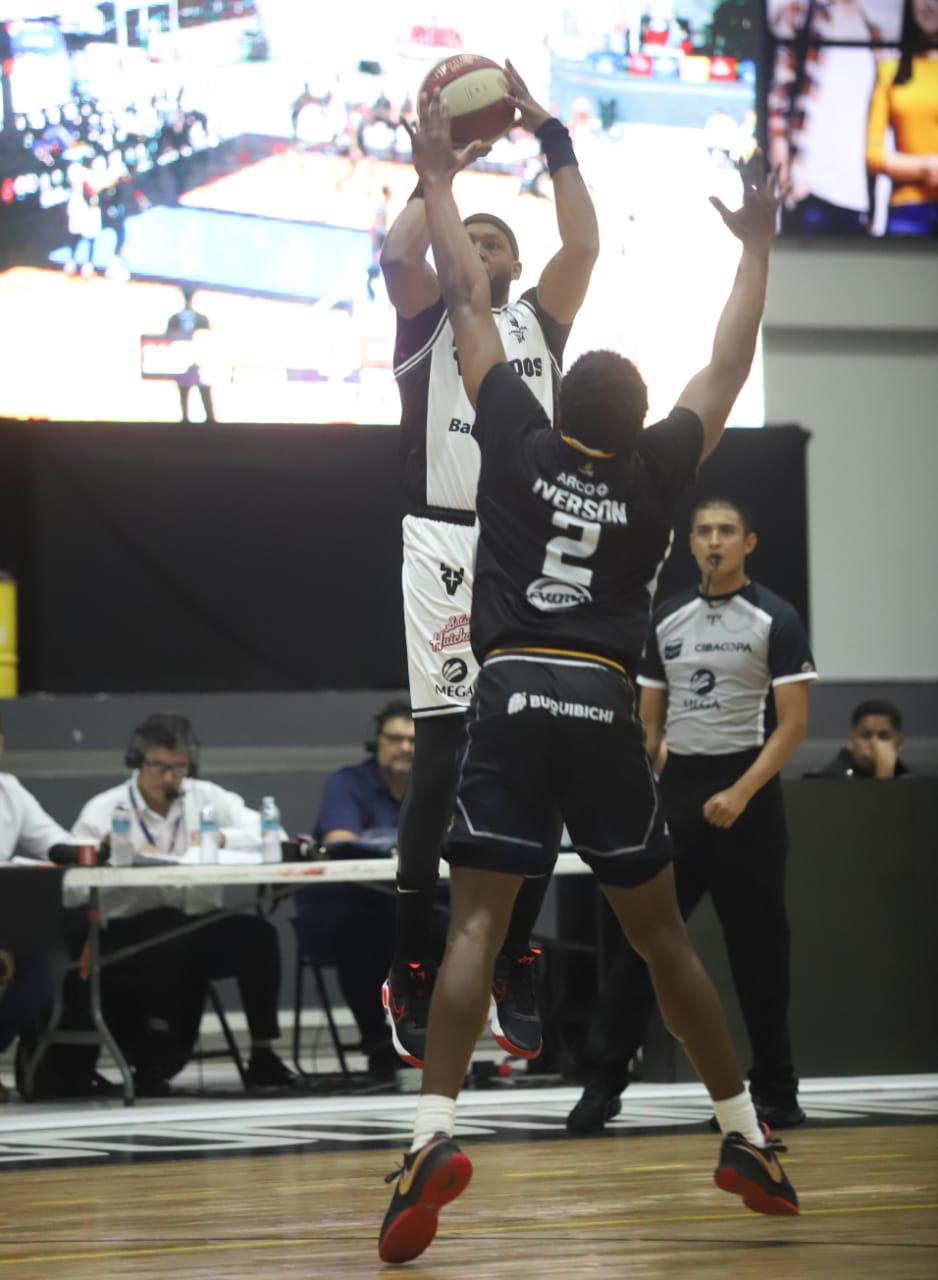 $!¡Rayos! Venados Basketball cae en el primero de la serie
