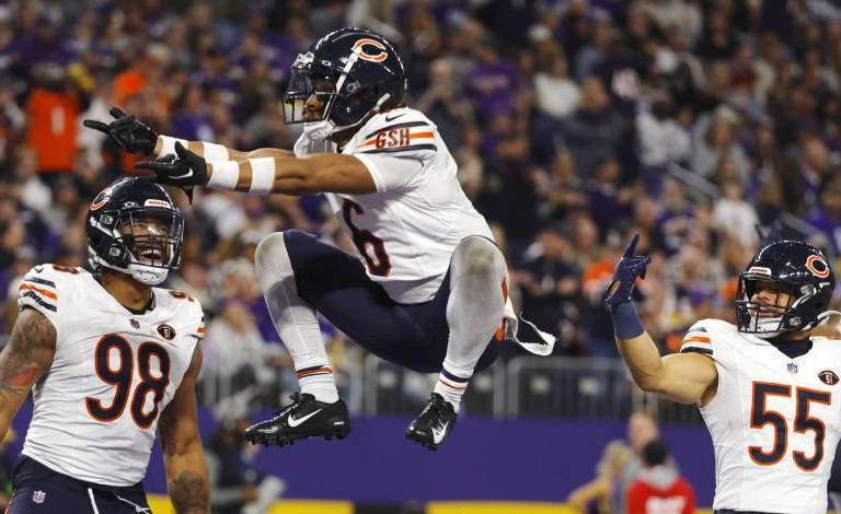 Bear doblega a Vikings con puros goles de campo