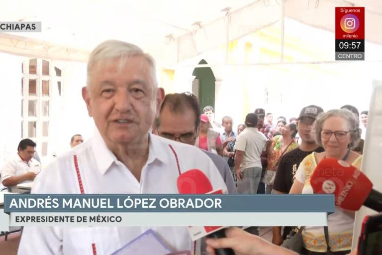Andrés Manuel López Obrador reaparece, tras 8 meses, para votar en la elección judicial