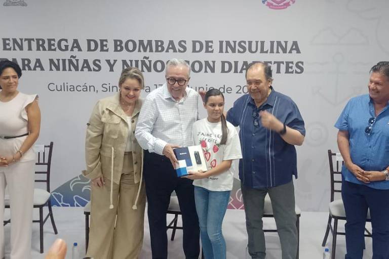 Tomateros, Cañeros, Venados, Algodoneros y DIF Sinaloa entregan bombas de insulina a niños con diabetes