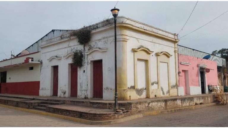 Personal de la Dirección de Patrimonio visita museos comunitarios para evaluar su rehabilitación.