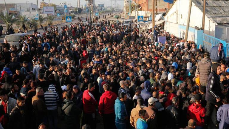 UNRWA distribuye harina mientras continúan las hostilidades en Gaza.