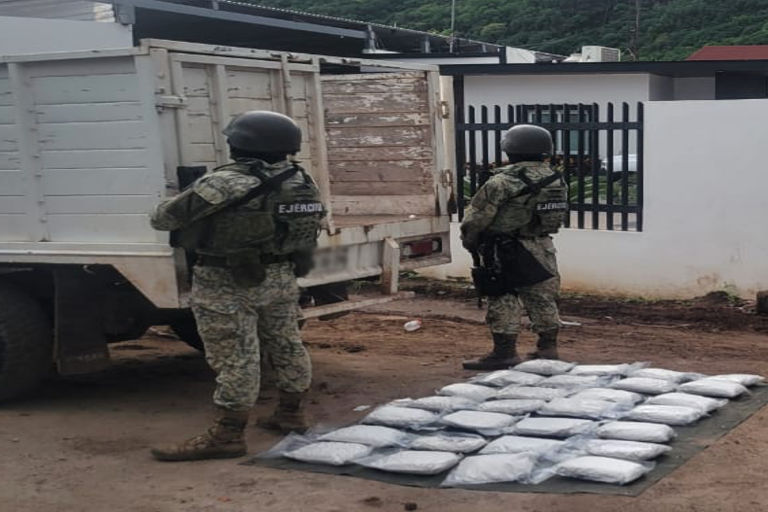 Ejército asegura 28 kilos de fentanilo en El Platanar, Mocorito