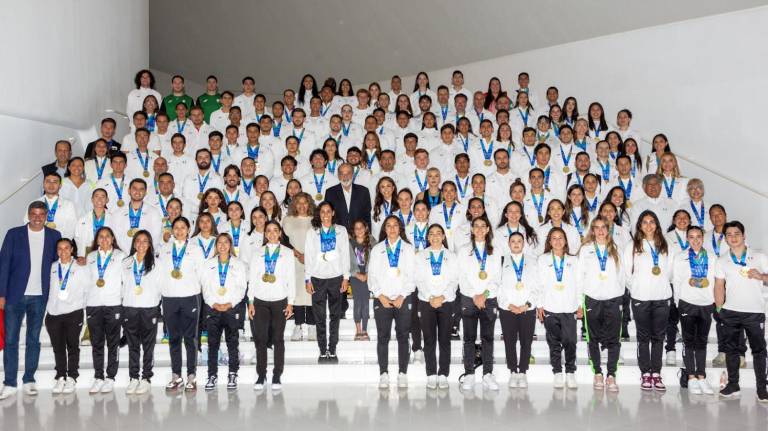 Los deportistas mexicanos reciben apoyos económicos.
