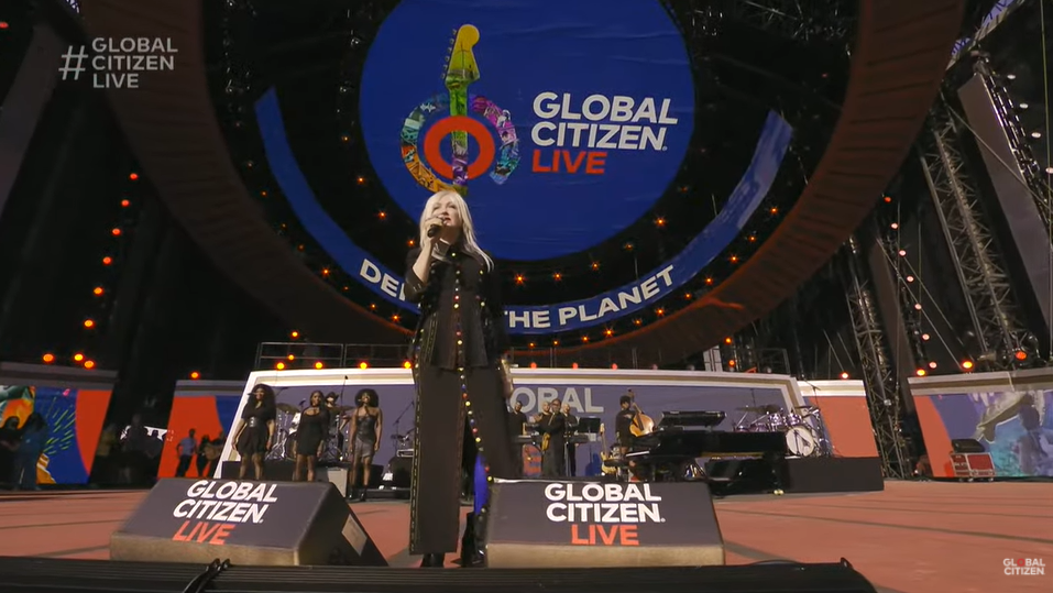 $!Cyndi Lauper