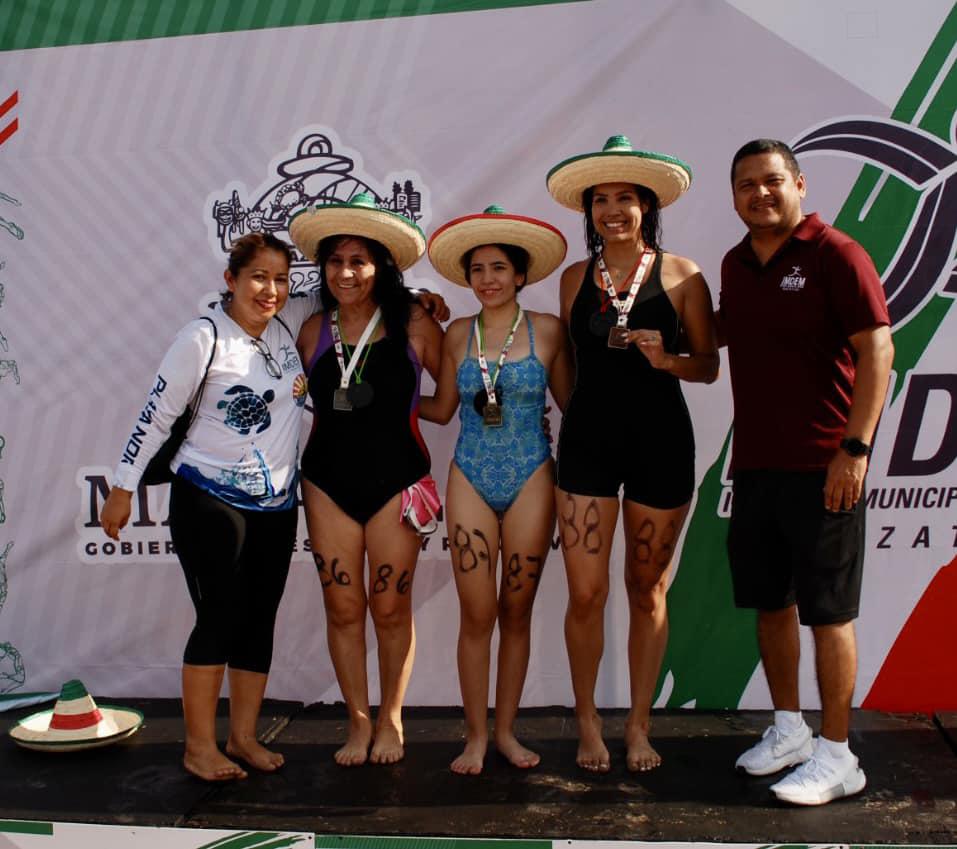 $!Mercado y Díaz dominan las aguas en Copa Independencia de Natación