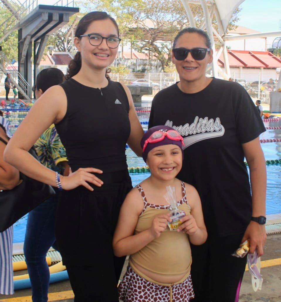 $!Rompe ‘Montse’ barreras como instructora de natación