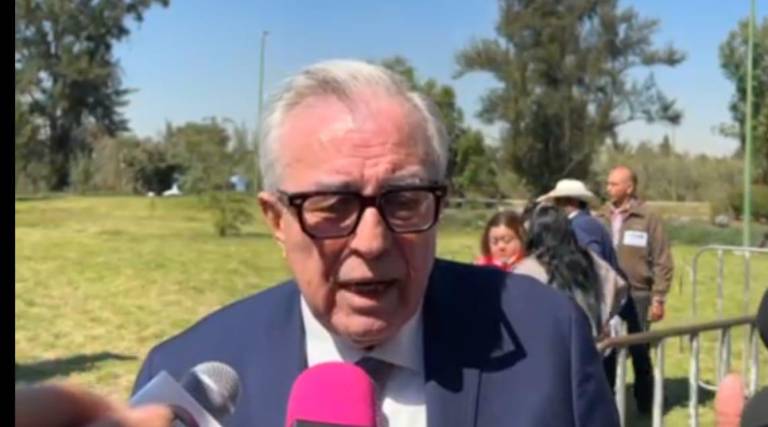 El Gobernador Rubén Rocha Moya puntualizó que niega rotundamente haberse reunido con presuntos jefes del narcotráfico.