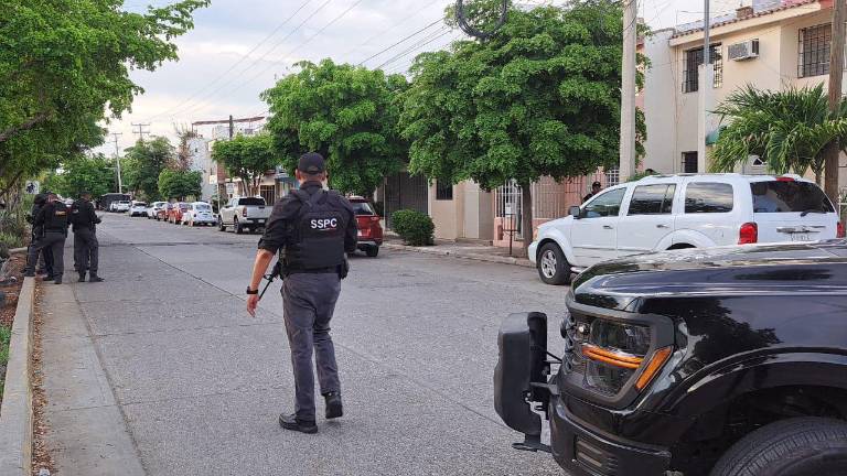 Un conductor fue asesinado y un joven de 20 años resultó herido de forma colateral durante una agresión a balazos este viernes en Culiacán.