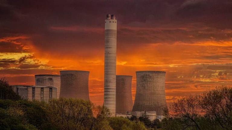 El aumento del uso de combustibles fósiles es incompatible con la limitación del calentamiento global de .5 °C.