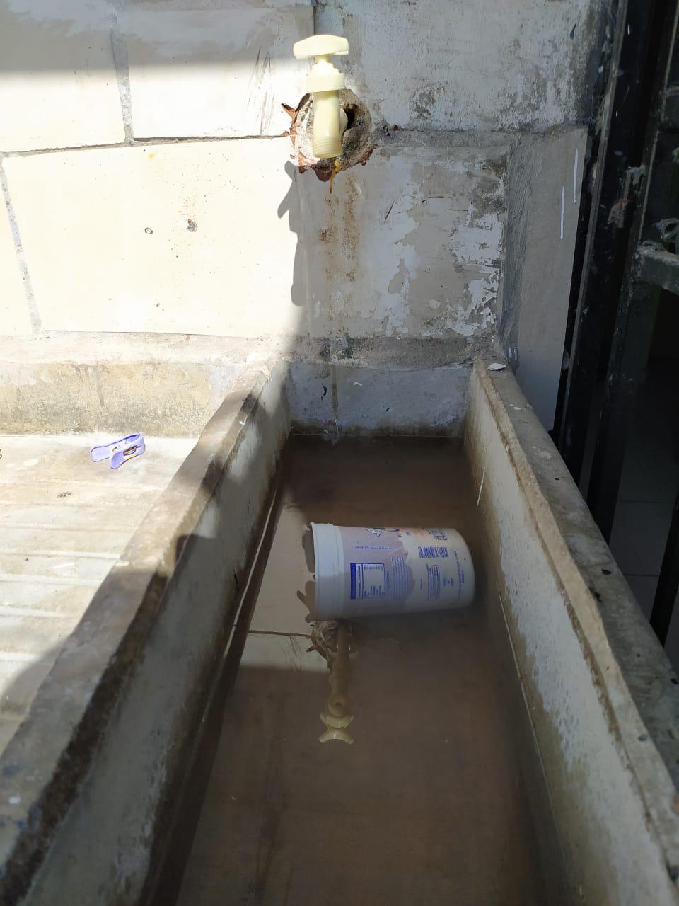 $!Mazatlán sufre ya desabasto de agua por reparación de canal de la Conagua