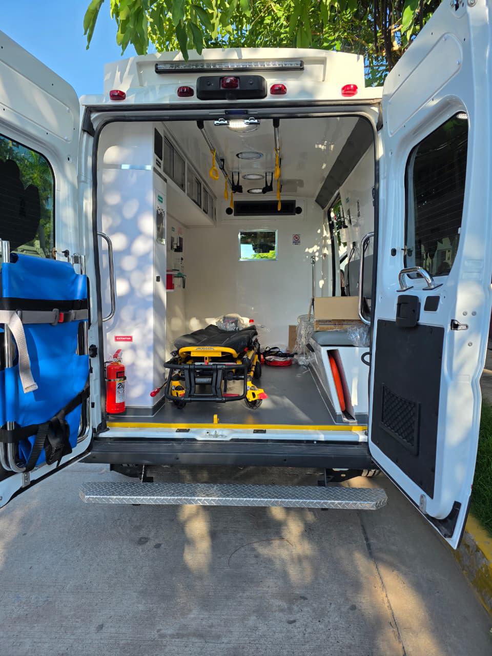 $!Recibe ISSSTE de Escuinapa dos ambulancias, pero dará servicio hasta agosto