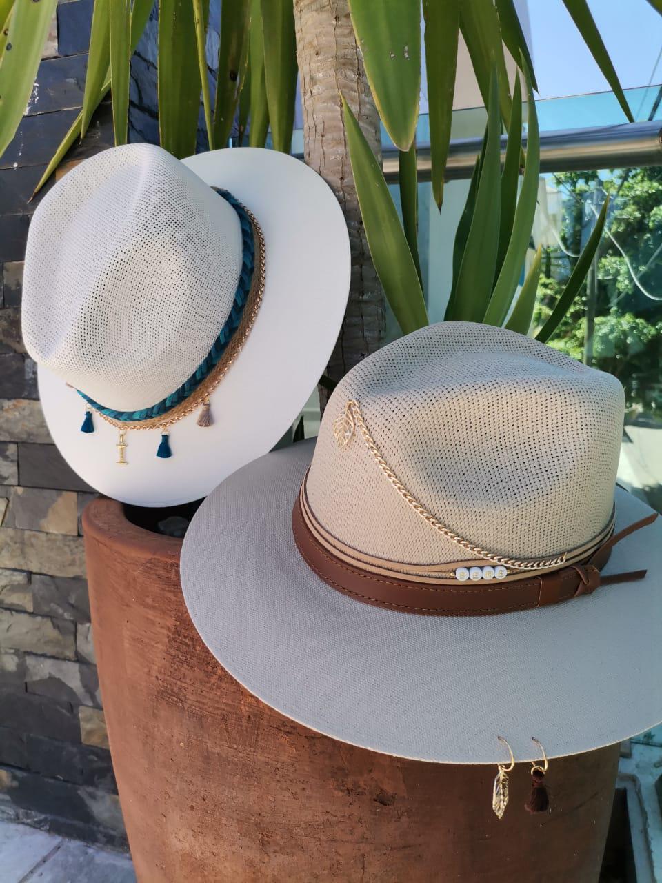 $!Sui Len Ferrer crea su propio ‘proyecto pandémico’ al personalizar sombreros para toda ocasión