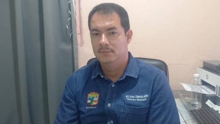 Víctor Hugo Camacho Millán, Tesorero del Ayuntamiento de Escuinapa.