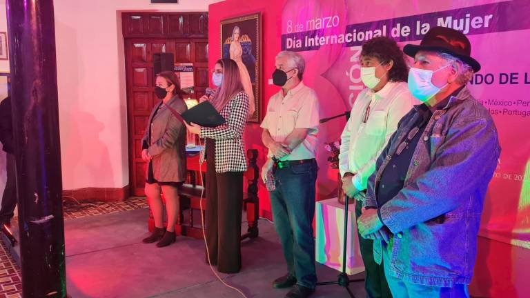 Autoridades durante la inauguración