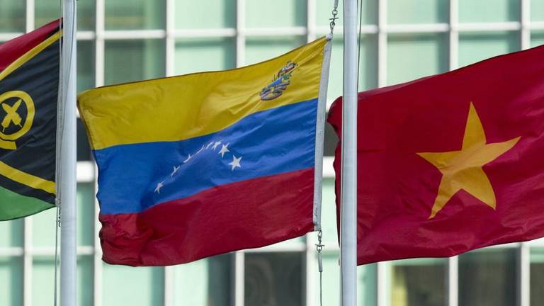 La bandera de Venezuela ondea en la sede de la ONU en Nueva York.