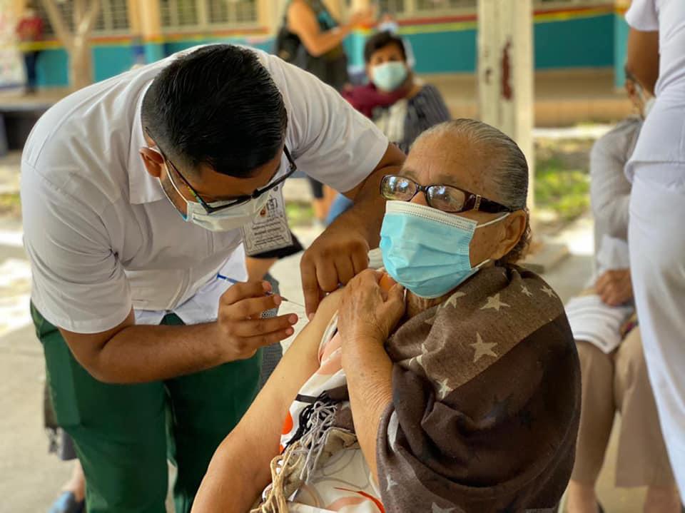 $!Activan cuatro centros de vacunación en Guasave