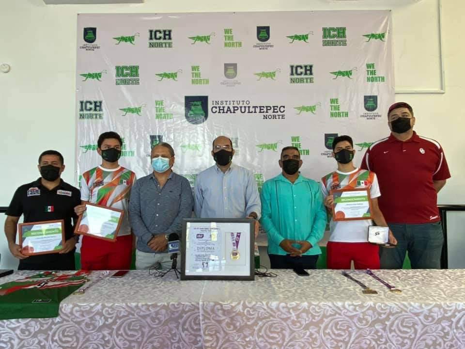 $!Instituto Chapultepec reconoce a campeones mundiales de basquetbol