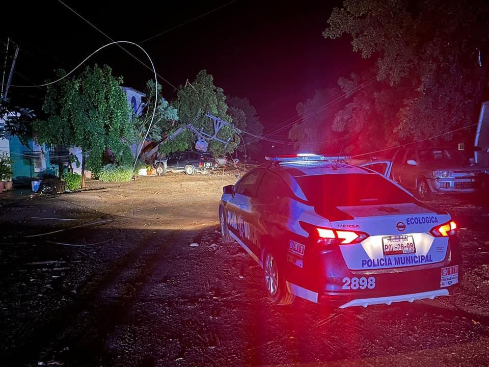 $!Deja destrozos en edificios y vialidades tormenta registrada la noche del jueves en Guasave y Guamúchil