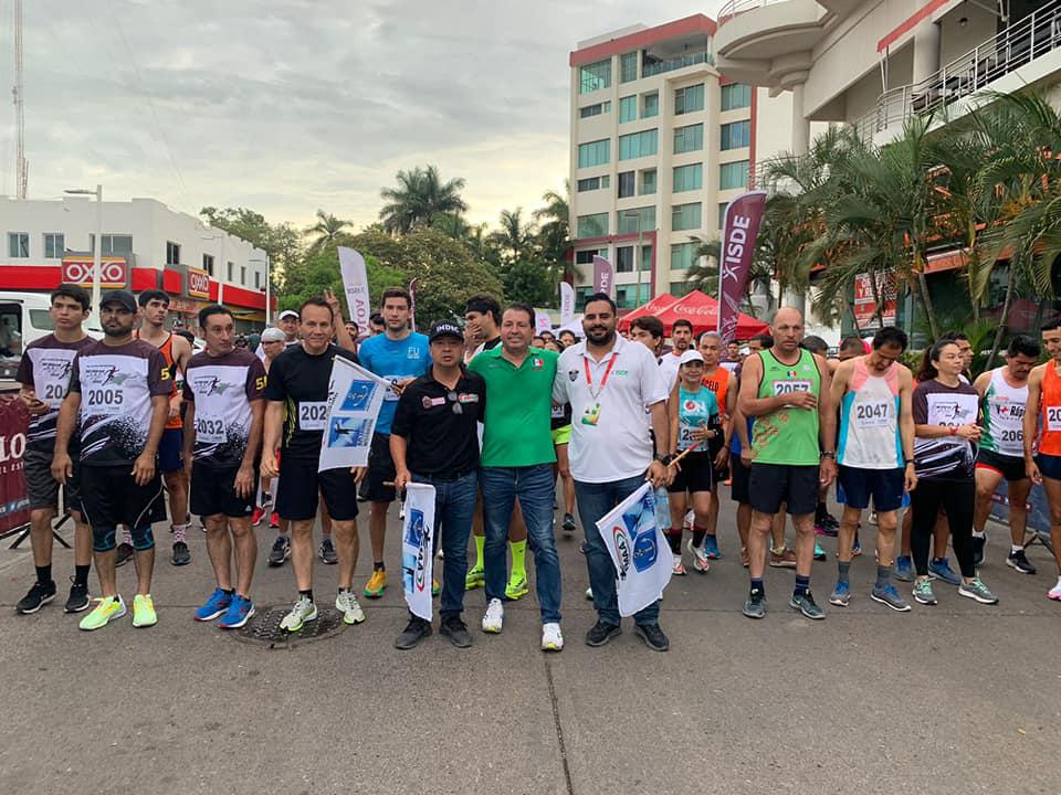 $!Juan de Dios Leyva y Norma Labrador conquistan Carrera de 5K en Culiacán