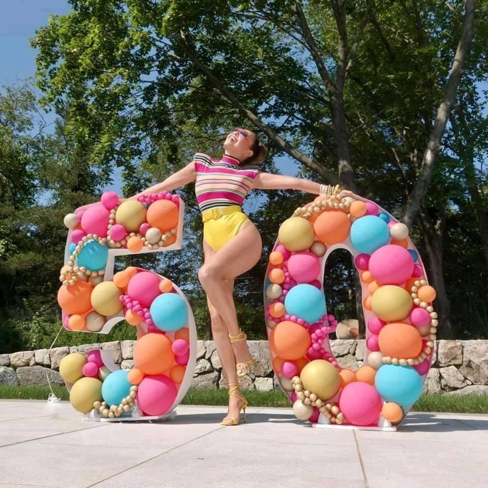 $!Thalía llega ‘arrasando’ a sus 50 años